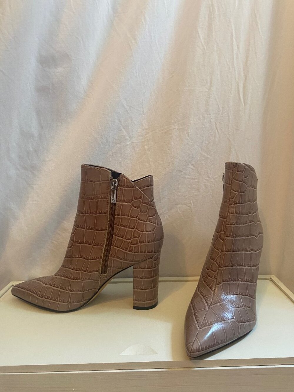 Marc Fisher Unno 2 Taupe Croc Embossed Pointed Toe Booties Size 6.5